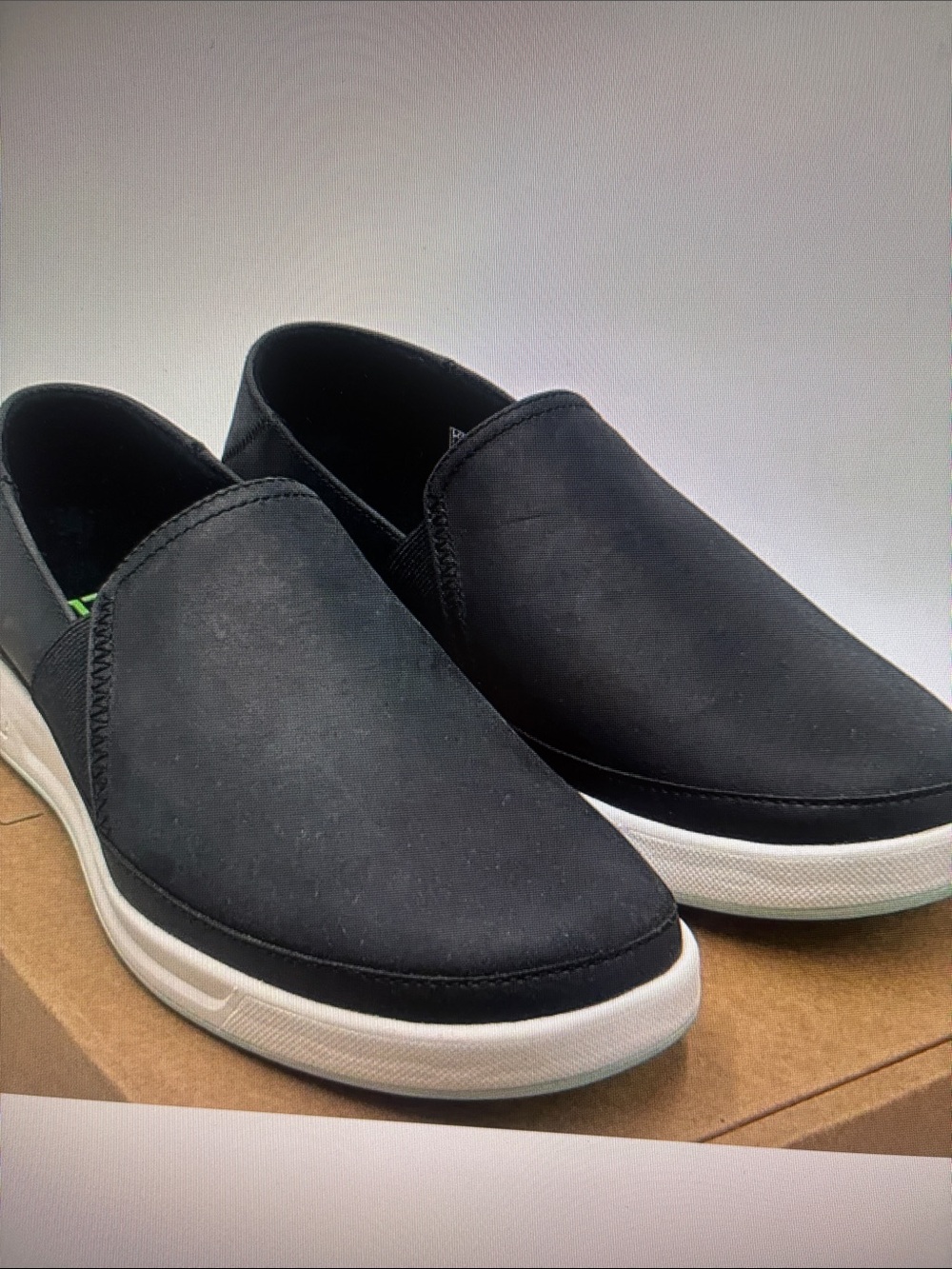 NWB Womens Kuru Roam Atla. size 8.5. Black